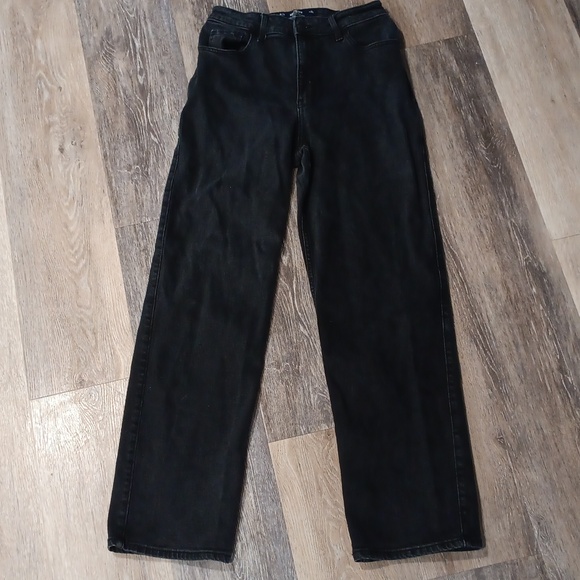 Hollister Ultra High Rise Dad Jean - Picture 2 of 4